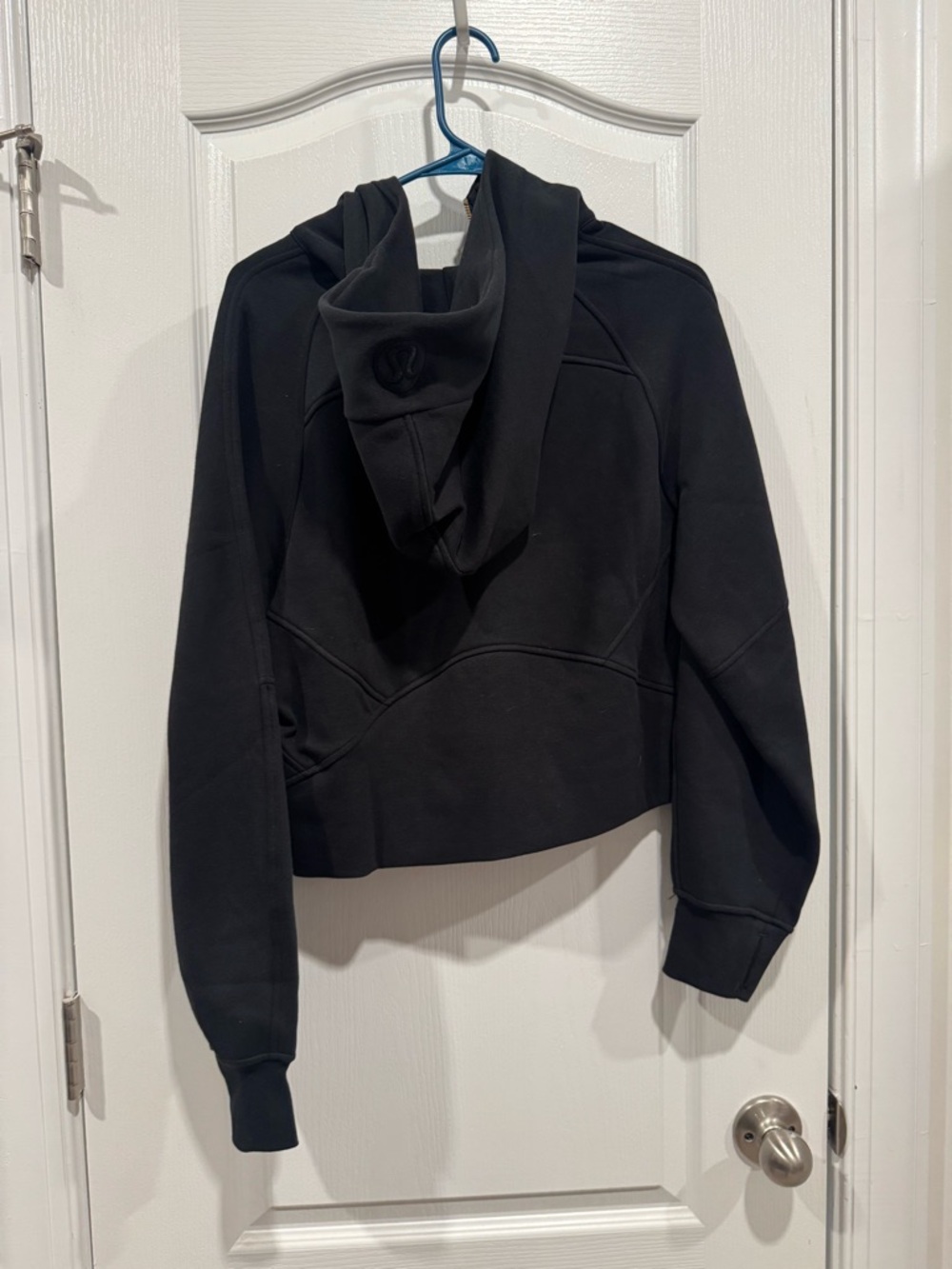 Lululemon *RARE* NWT Scuba Oversized Full-Zip Hoodie
Black / Gold - Picture 4 of 4
